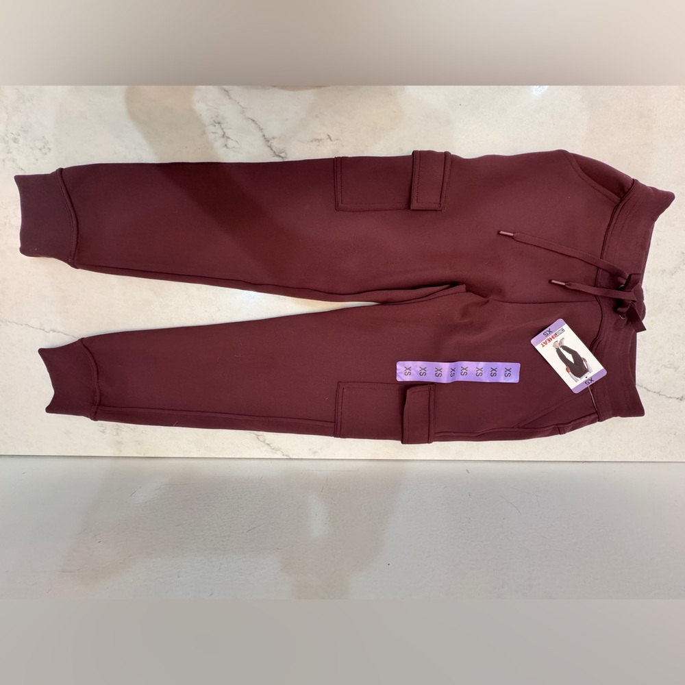 NWT ‘32 Degrees’ Heat Joggers with pockets and a drawstring waistband! XS